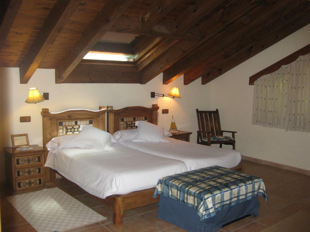 Hotel Rural Los Frutales เซร์เซดียา ภายนอก รูปภาพ