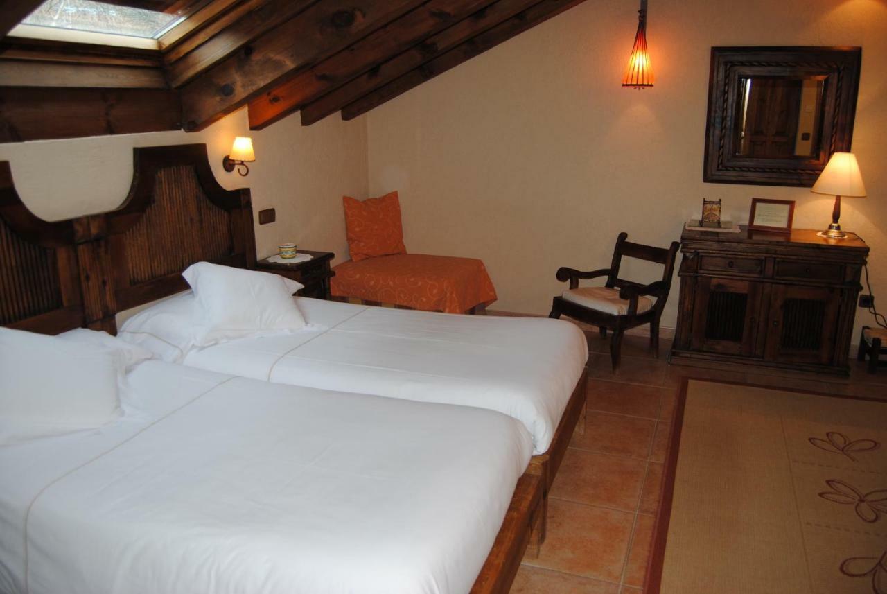 Hotel Rural Los Frutales เซร์เซดียา ภายนอก รูปภาพ